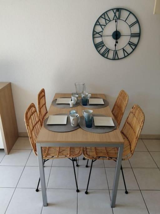 Olonzac Le Soleil D Eugenie Appartement Dans Residence Avec Piscine Commune Pres De Carcassonne מראה חיצוני תמונה